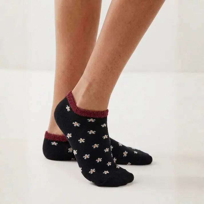 Flower Pattern Terry Towel Lined with Fleece Trim Ankle Socks – 6 Pairs –