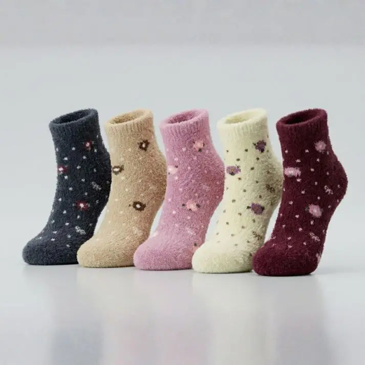 Super Soft Rabbit Wool Style Tiny Flower Pattern Winter Ankle Socks (5Pairs)